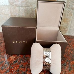 Gucci Twirl Bangle Watch